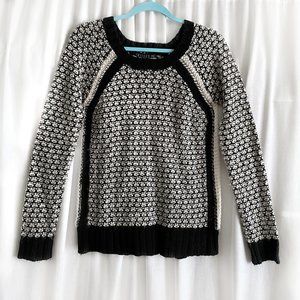 Black-white women's sweater, soft, knit, raglan sleeve, size M